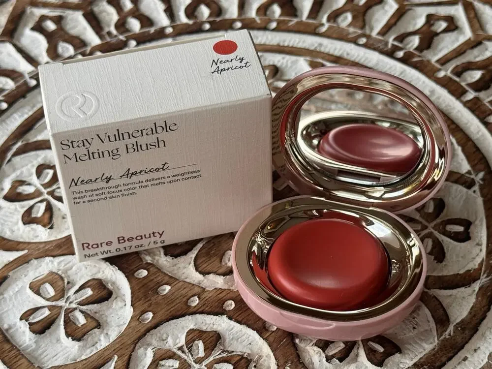 Rare Beauty Stay Vulnerable Melting Cream Blush Nearly Apricot 5g with Box